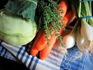 carrots, vegetables, spring onions-7262062.jpg